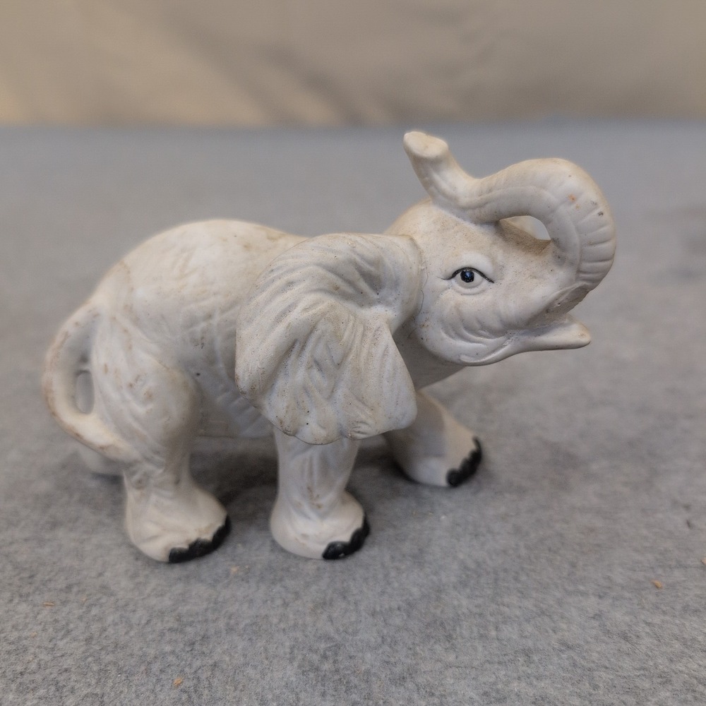 UGC Vintage‎ Ceramic Elephant Figurine White Trunk Up Taiwan Decor VG